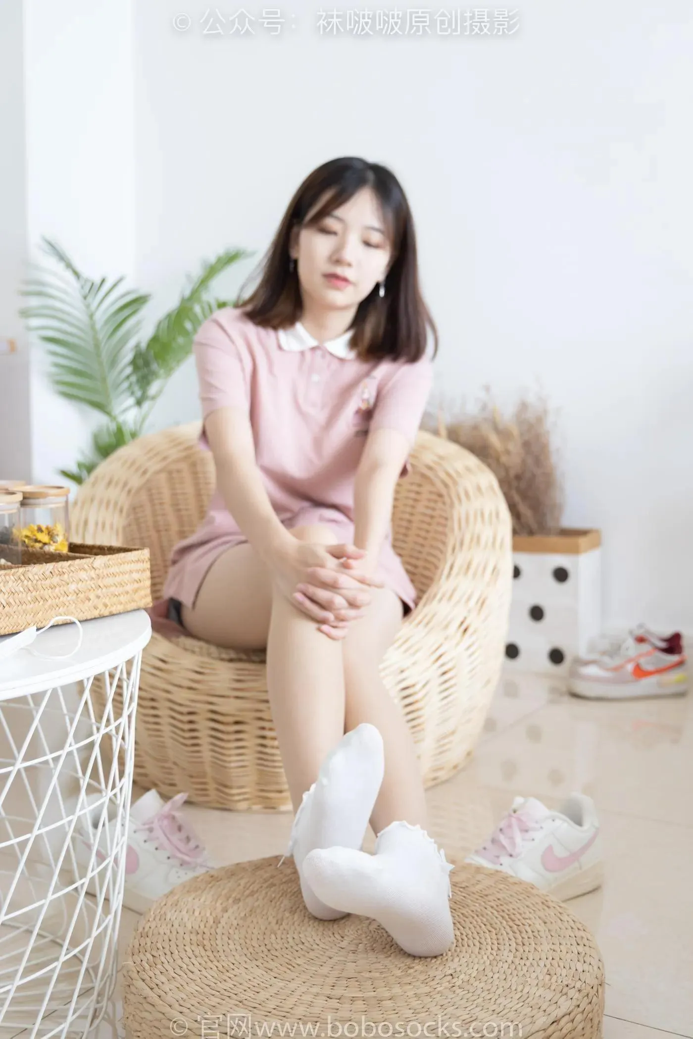[BoBoSocks袜啵啵]NO.163 小甜豆-空军一号板鞋、白棉袜、肉丝 [135P]插图1